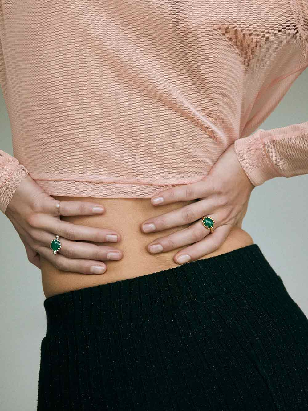 The construction of this silver ring came intuitively. It feels like energetic balance, but not the kind that keeps you still. More like the kind that pushes you forward. The deep green Chrysoprase stone adds its own layer: openness, new energy, curiosity.