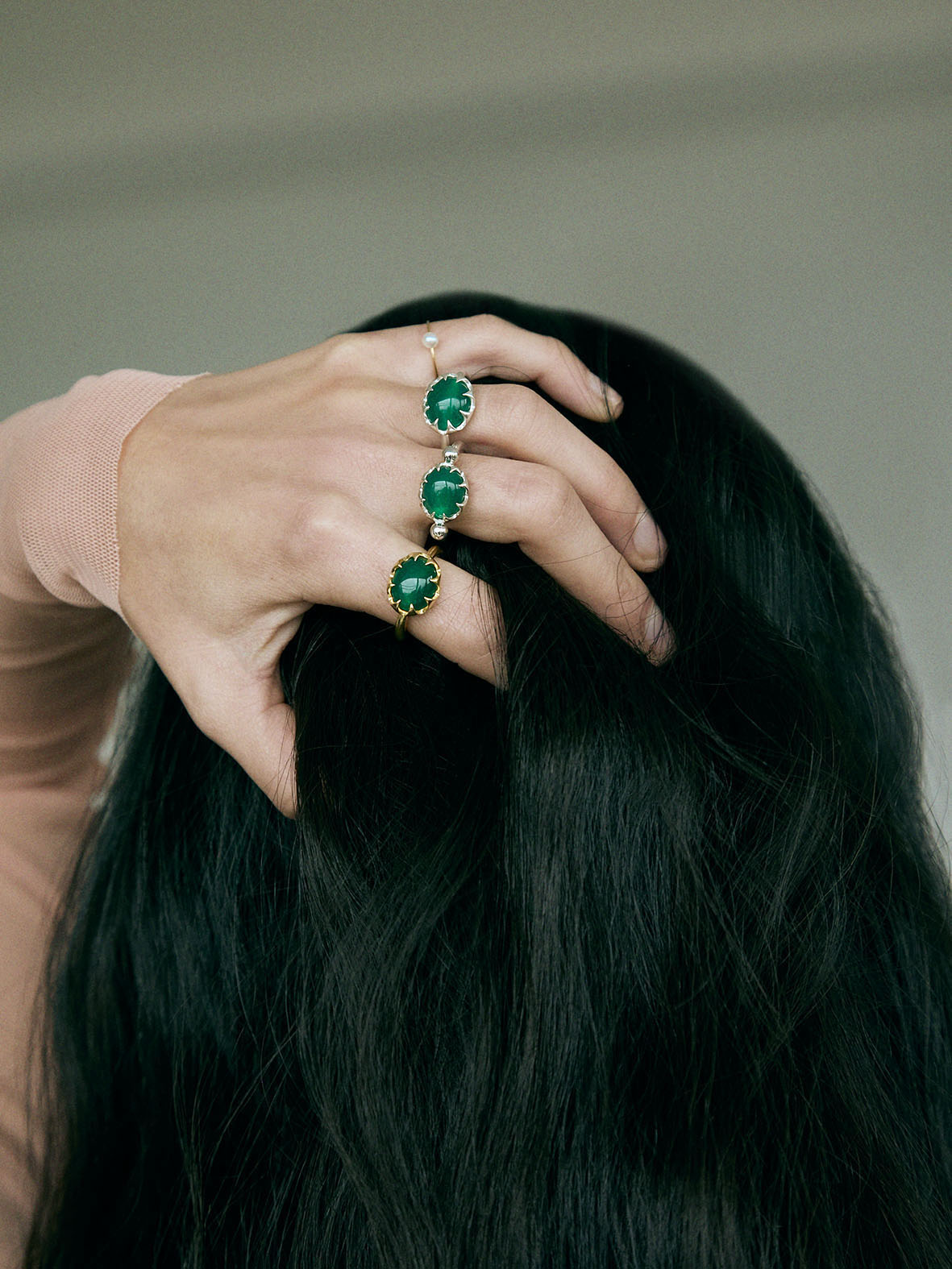 The construction of this silver ring came intuitively. It feels like a balance between stillness and direction. The deep green Chrysoprase adds its own kind of grounding: as a reference to nature which is always there no matter what.