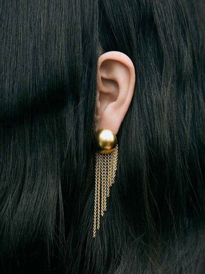 Gold plated silver earrings with chain tassels worn every day or for special occasions. Handmade in Barcelona. 