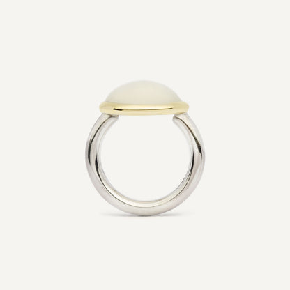 For this precious ring, I first found the gemstone — and only then made the ring. It consists out of soft, round shapes without sharp corners. The stone is set in warm 14K gold, giving it a quiet contrast I really like. Handmade piece of jewelry.