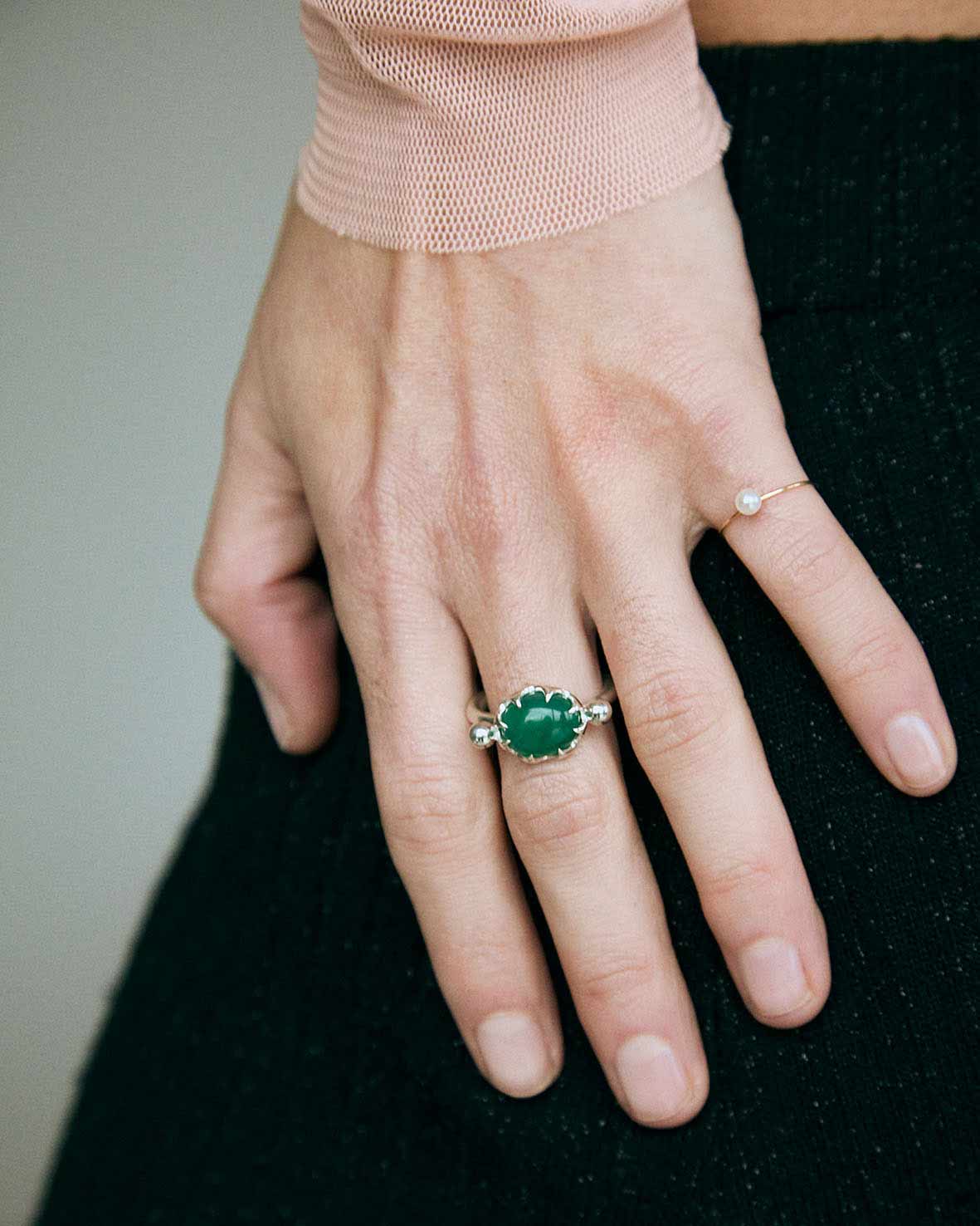 The construction of this silver ring came intuitively. It feels like energetic balance, but not the kind that keeps you still. More like the kind that pushes you forward. The deep green Chrysoprase stone adds its own layer: openness, new energy, curiosity. 