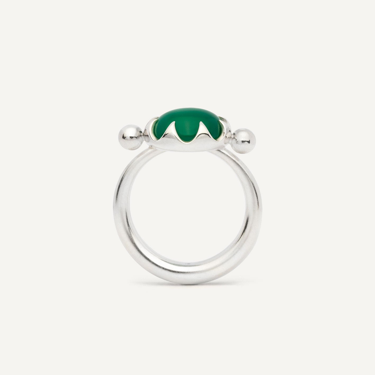 The construction of this silver ring came intuitively. It feels like a balance between stillness and direction. The deep green Chrysoprase adds its own kind of grounding: as a reference to nature which is always there no matter what. 