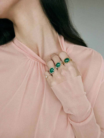 The construction of this silver ring came intuitively. It feels like a balance between stillness and direction. The deep green Chrysoprase adds its own kind of grounding: as a reference to nature which is always there no matter what. 
