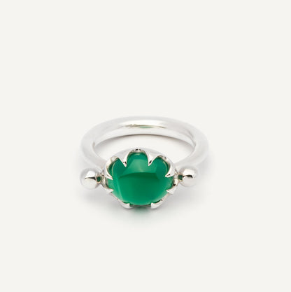 The construction of this silver ring came intuitively. It feels like a balance between stillness and direction. The deep green Chrysoprase adds its own kind of grounding: as a reference to nature which is always there no matter what. 