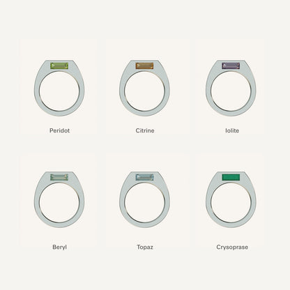 This silver signet ring is made of 2 parts. When it’s closed, it looks as if nothing’s happening. But when you open it — surprise — a hidden garden of gemstones inside. 